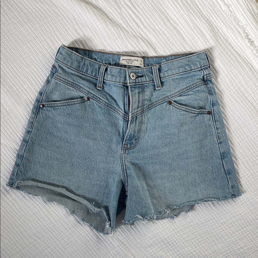 Abercrombie & Fitch Light Wash High Rise The Dad Short